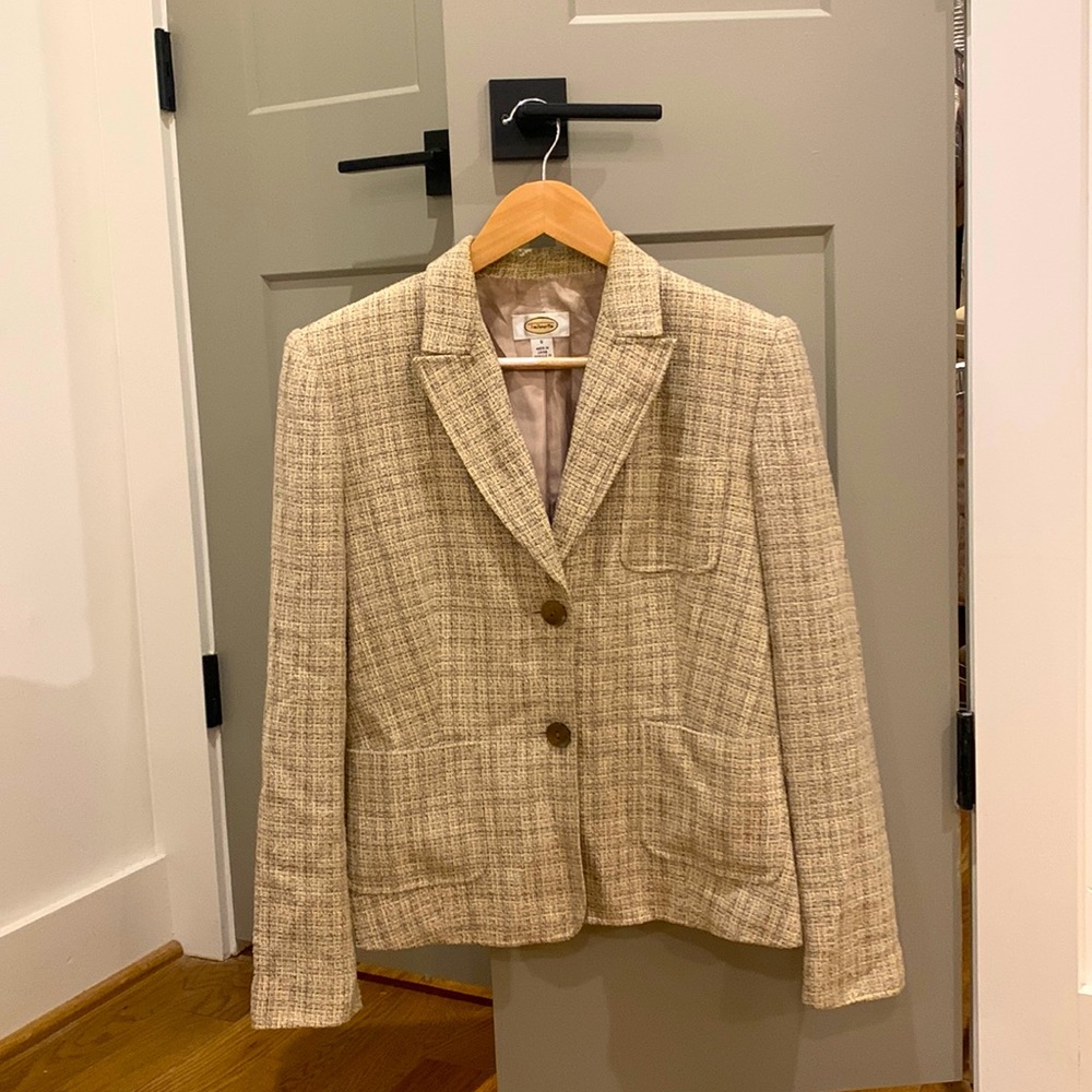 Beige tweed blazer